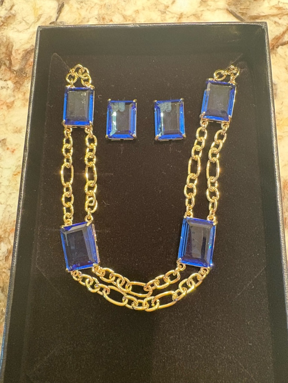 Heidi Daus NWT Fabulous set necklace and matching earrings Gold Blue